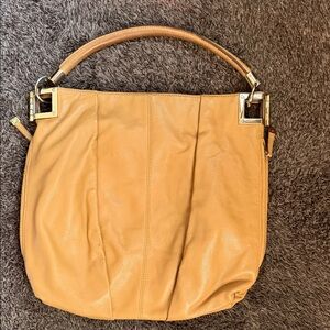 Elegant Tan Leather Shoulder Bag
